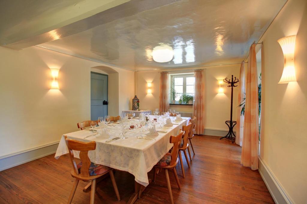 Gasthaus Zum Hirschen Oberrimsingen Eksteriør billede