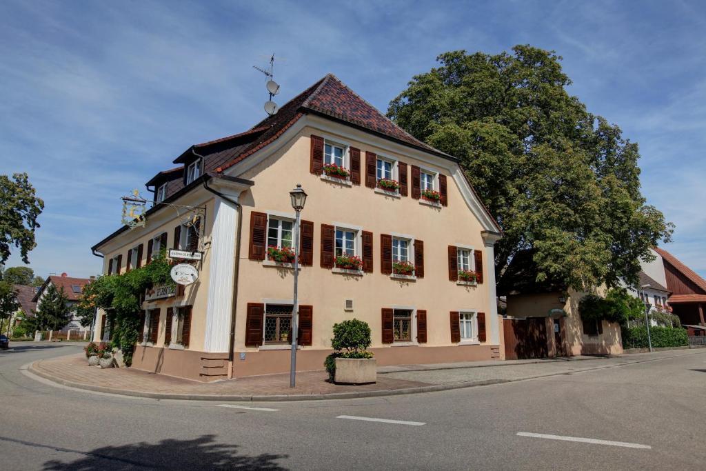 Gasthaus Zum Hirschen Oberrimsingen Eksteriør billede